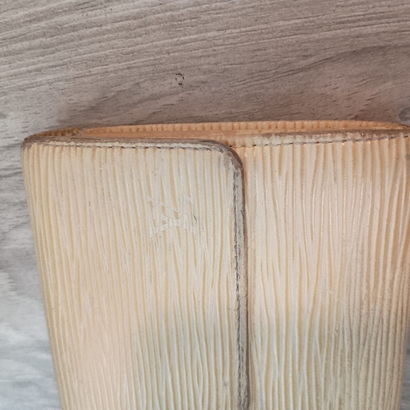 LOUIS VUITTON Yellow Epi Leather Bi Fold Long Wallet Purse Women's - Picture 4 of 14